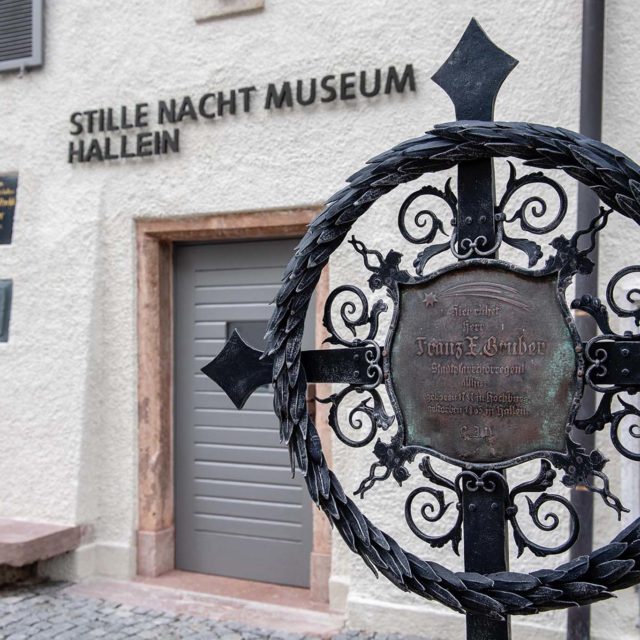 tvb-hallein-duerrnberg-erleben-kultur-stille-nacht-museum-grab-franz-xaver-gruber-detail